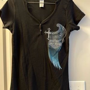 Harley-Davidson V neck with snaps, short sleeve top size small